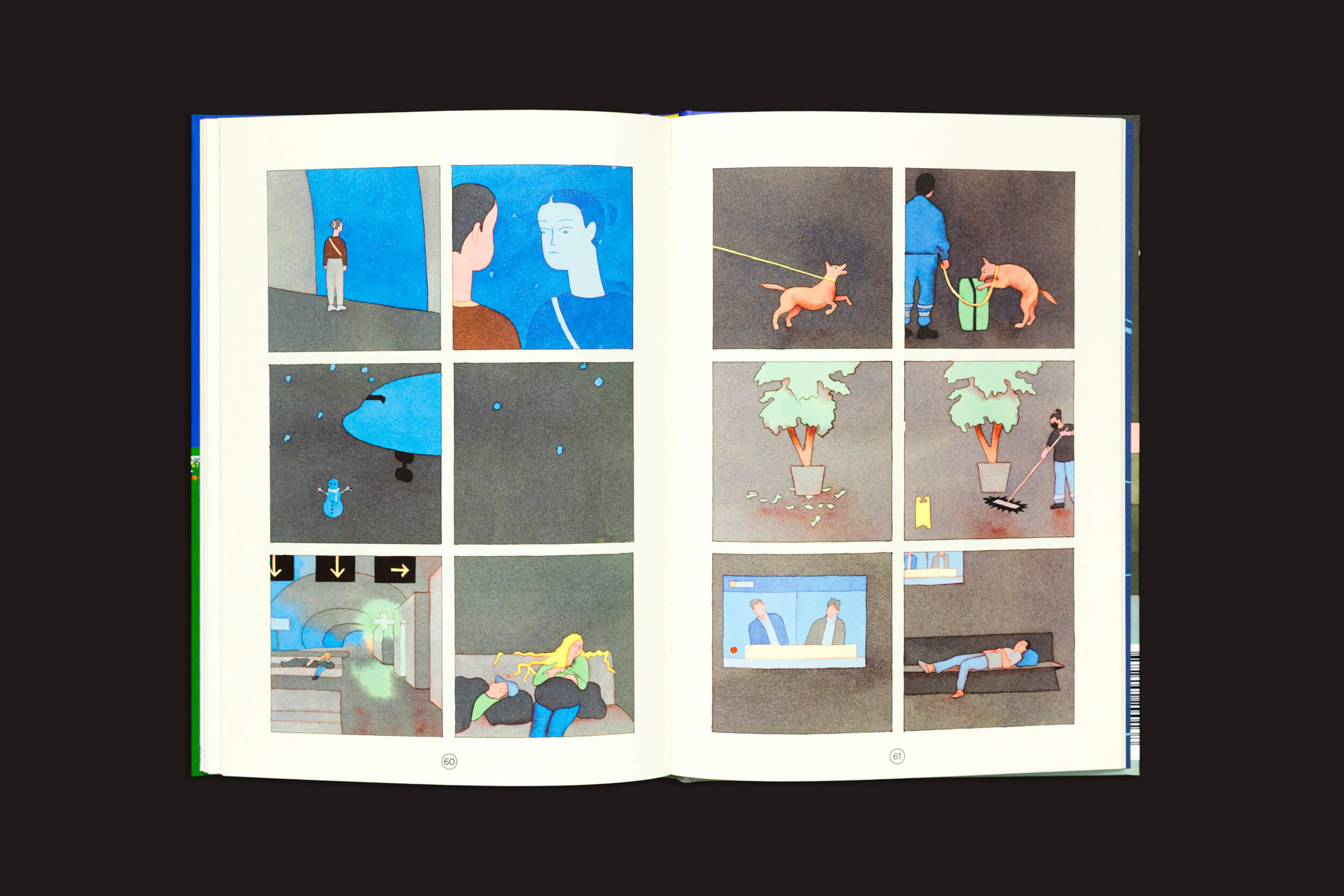 Um livro aberto, "André Derainne: Des fourmis dans les jambes", da Fidéle Editions, exibe ilustrações coloridas em estilo quadrinho de pessoas e cães em cenas animadas, como caminhar no aeroporto, assistir TV e muito mais.