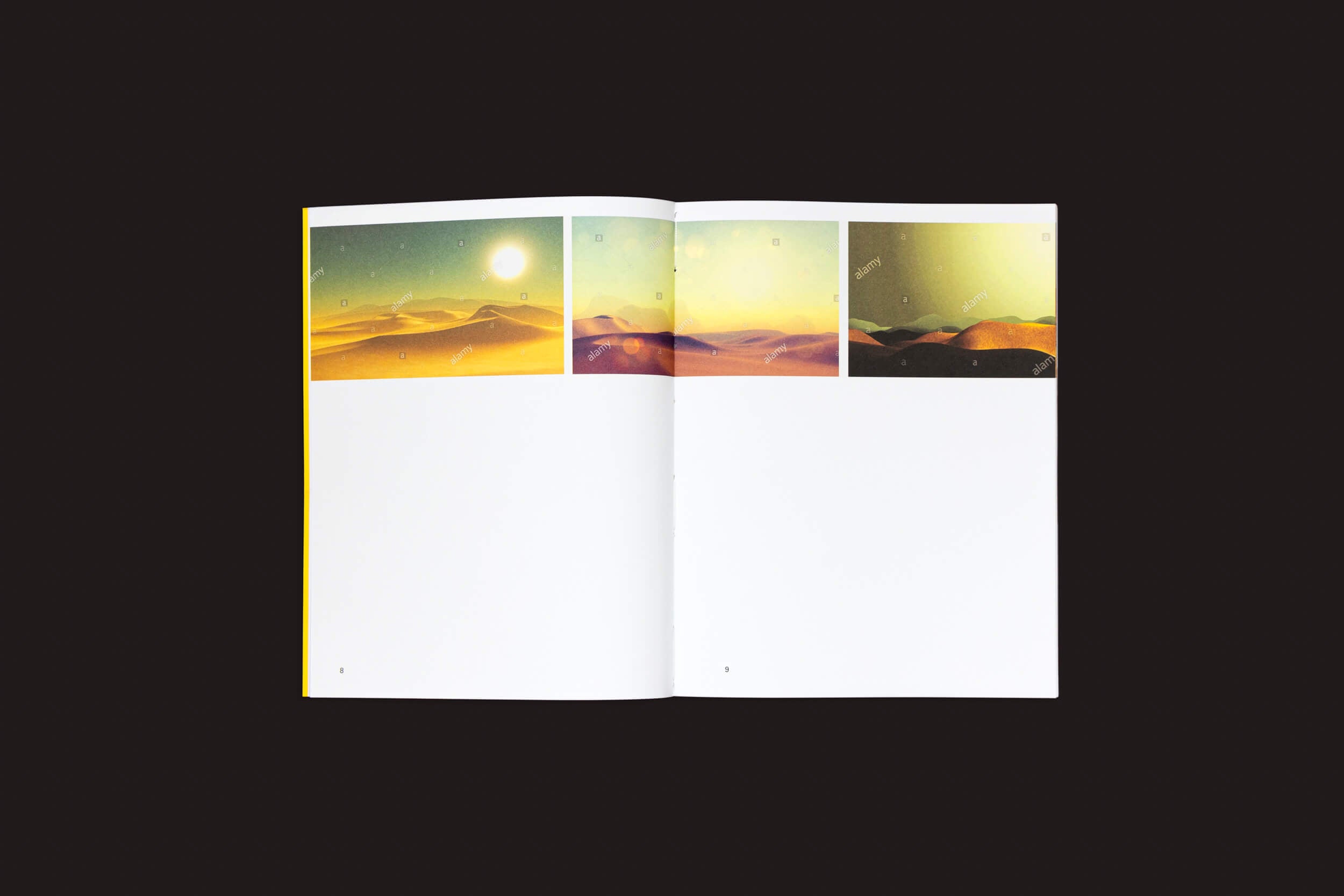 O livro El mundo es un tubo de Martín Bollati, publicado pela SED Editorial, apresenta três imagens de paisagens desérticas em uma página aberta contra um fundo escuro. Cada imagem mostra dunas de areia sob um céu brilhante, e o design minimalista inclui amplo espaço em branco.