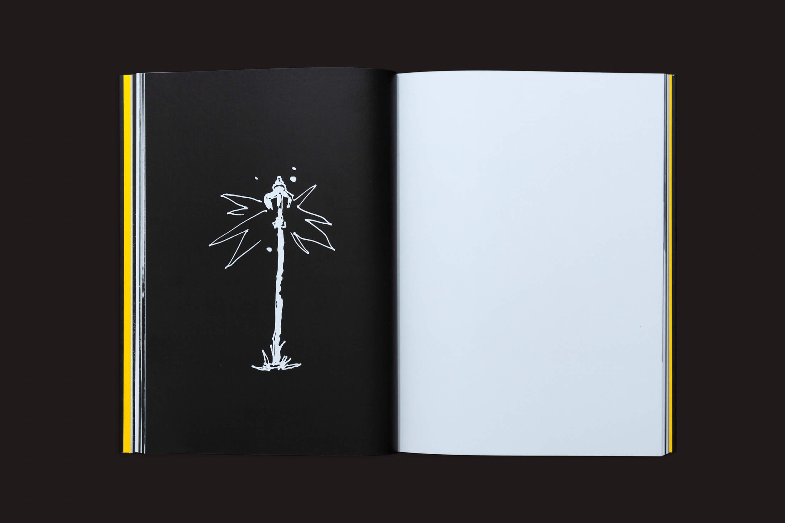 Um livro aberto em um fundo preto exibe Artur Lahoz: Klexos de Selo Turvo, apresentando uma ilustração minimalista branca de uma flor alta com uma figura em cima dela na página esquerda, simbolizando klexos. A página direita está em branco para pensamentos de memória, emoldurada por uma lombada listrada de amarelo e preto.