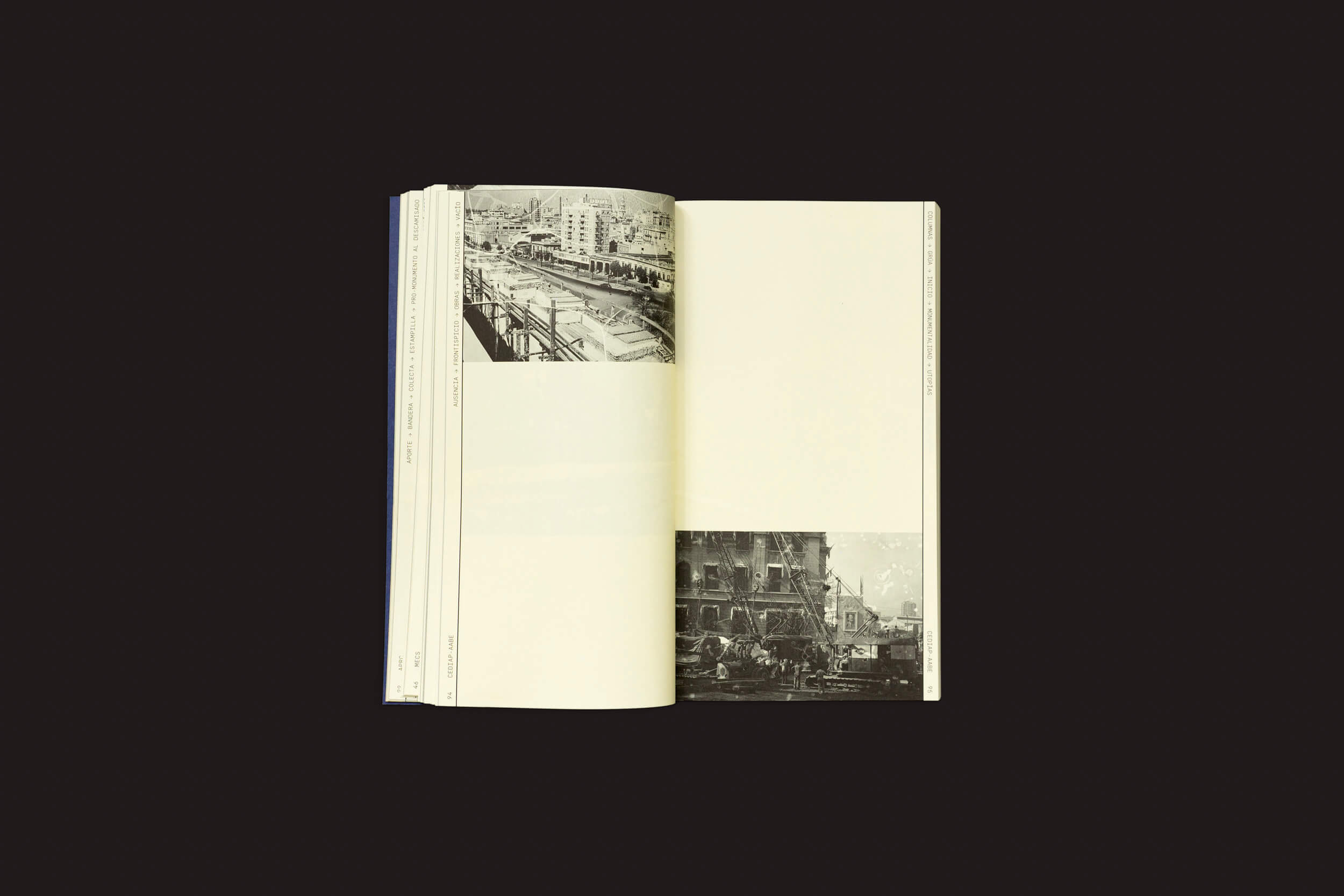 Um livro aberto intitulado Rodrigo Claramonte: Movimentos de un monumento (del descamisado a Eva Perón) da SED Editorial mostra cenas urbanas em fotos em preto e branco nas páginas superior esquerda e inferior direita, contra um fundo preto, evocando o legado do Monumento ao Descamisado.