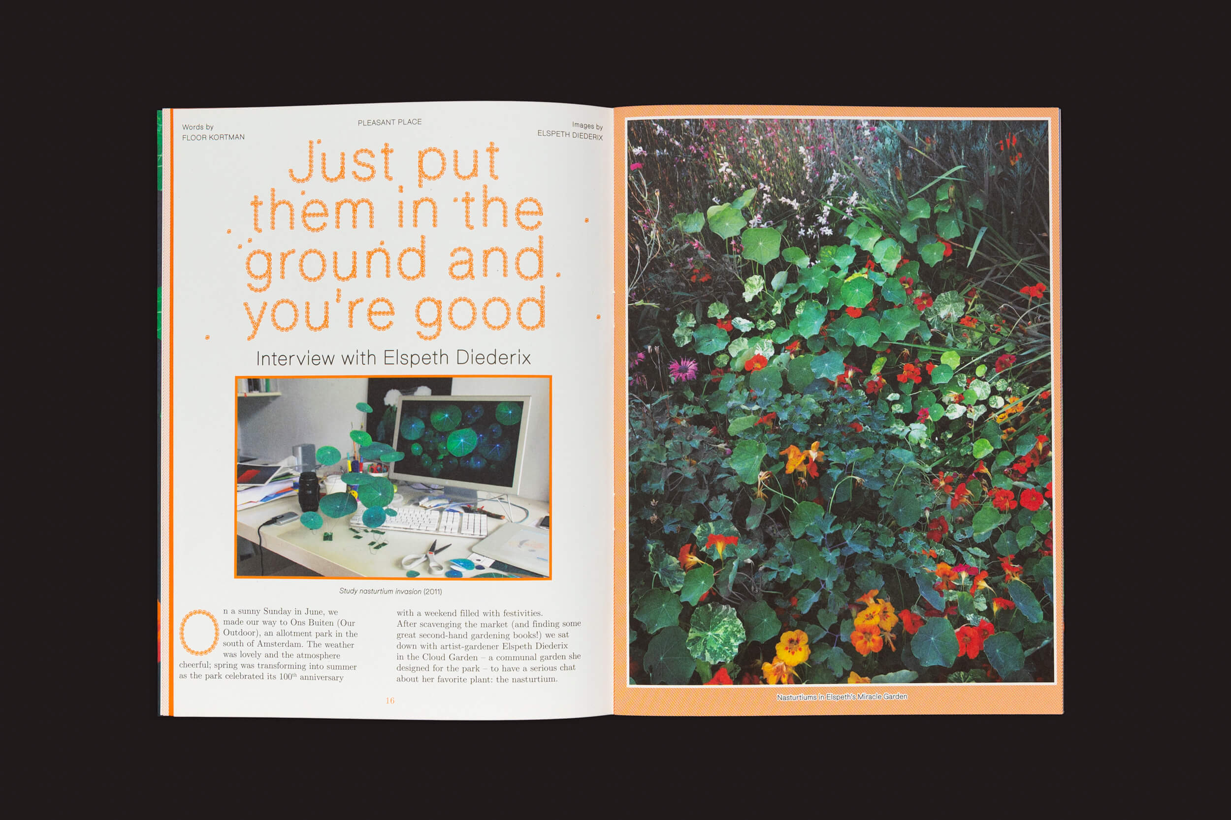 Uma revista apresenta uma entrevista com Elspeth Diederix. À esquerda, um texto e uma foto de seu espaço de trabalho com plantas e desenhos circulares enfatizam seu design de jardim. À direita, uma cena vibrante de Pleasant Place 2: Nasturtiums, exibindo capuchinha entre flores coloridas e folhagens exuberantes.