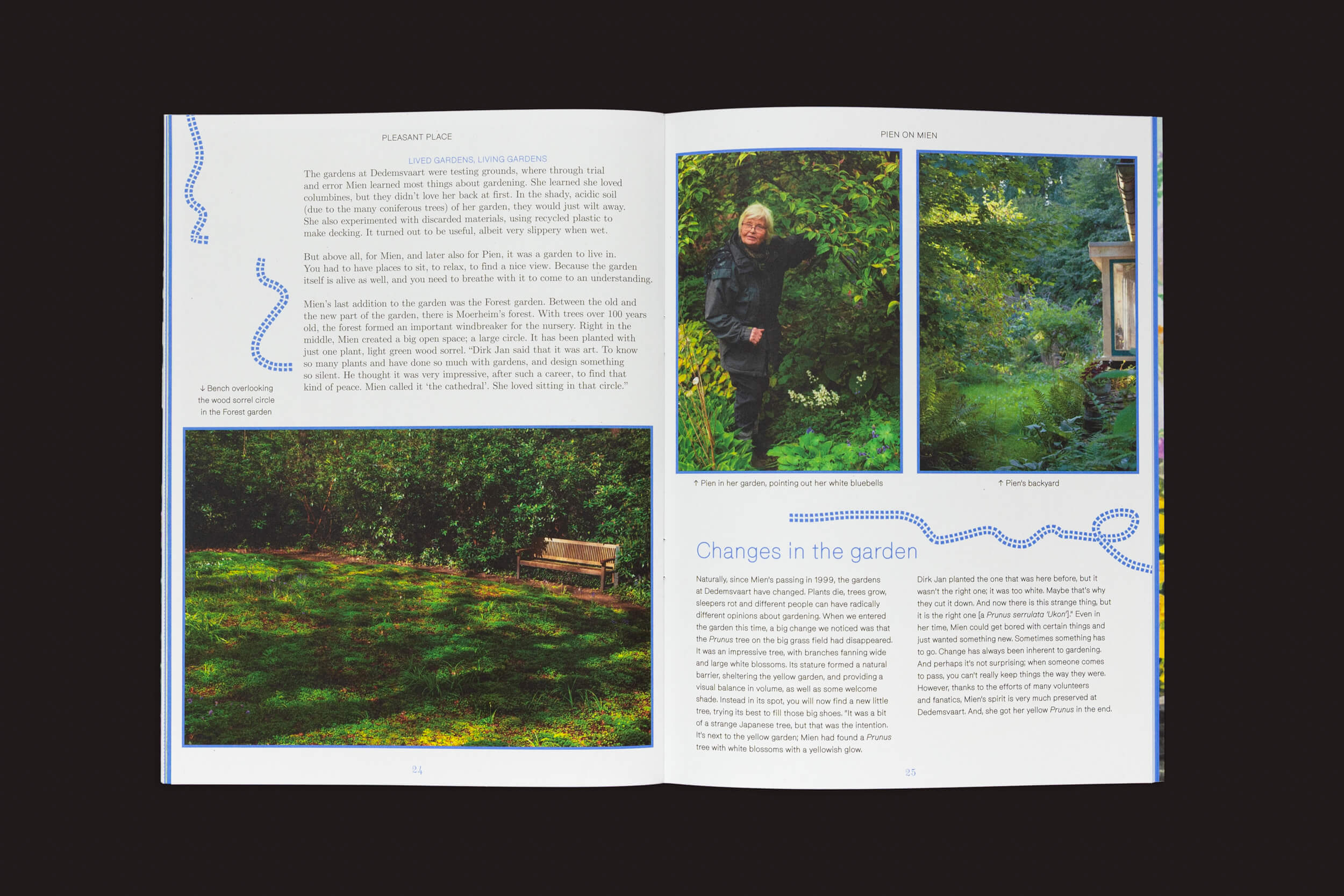 Uma revista Pleasant Place 5: Mien Ruys aberta apresenta um artigo com texto e imagens. A página da esquerda exibe uma foto de um banco de madeira em um jardim exuberante, influenciado por Mien Ruys. A página da direita exibe o estilo Movimento das Novas Perenes ao lado de uma casa, realçado com detalhes em azul e texto.