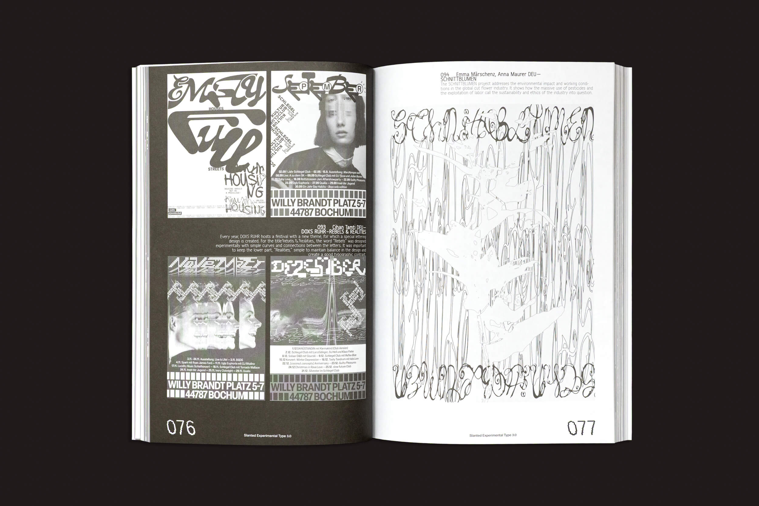 Em uma superfície escura, "Slanted: Slanted Experimental Type 3.0" da Slanted Publishers apresenta a página 076 com uma colagem de gráficos e anúncios monocromáticos, enquanto a página 077 exibe um design abstrato com texto ondulado — uma verdadeira vitrine de design gráfico experimental.