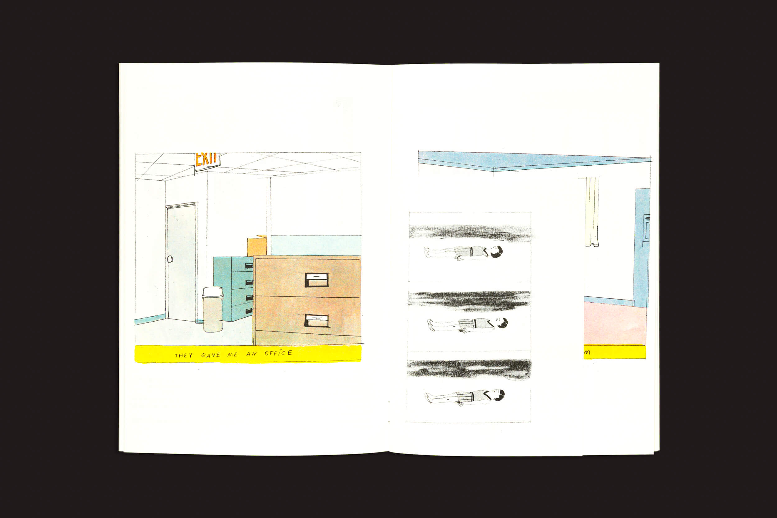 Uma edição ilustrada de Melek Zertal: Sleepless, da Fidéle Editions, apresenta uma cena de escritório com uma porta, arquivos e painéis de teto à esquerda, e quatro desenhos em formato de esboço da detetive Dana Scully em fundos pastéis minimalistas à direita.