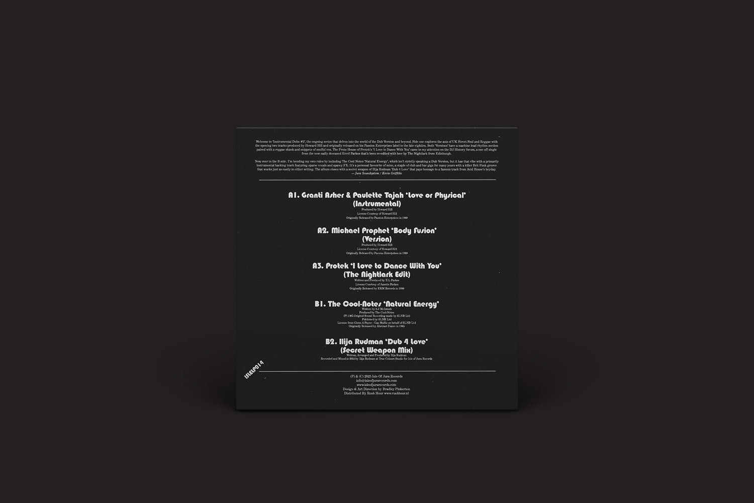 Um cartão quadrado preto exibe "Instrumental Dubs #3: v/a" do Isle Of Jura em um fundo escuro, com texto branco listando cinco faixas, seus artistas, versões Dub e detalhes do remix do UK Street Soul em letras pequenas na parte superior.