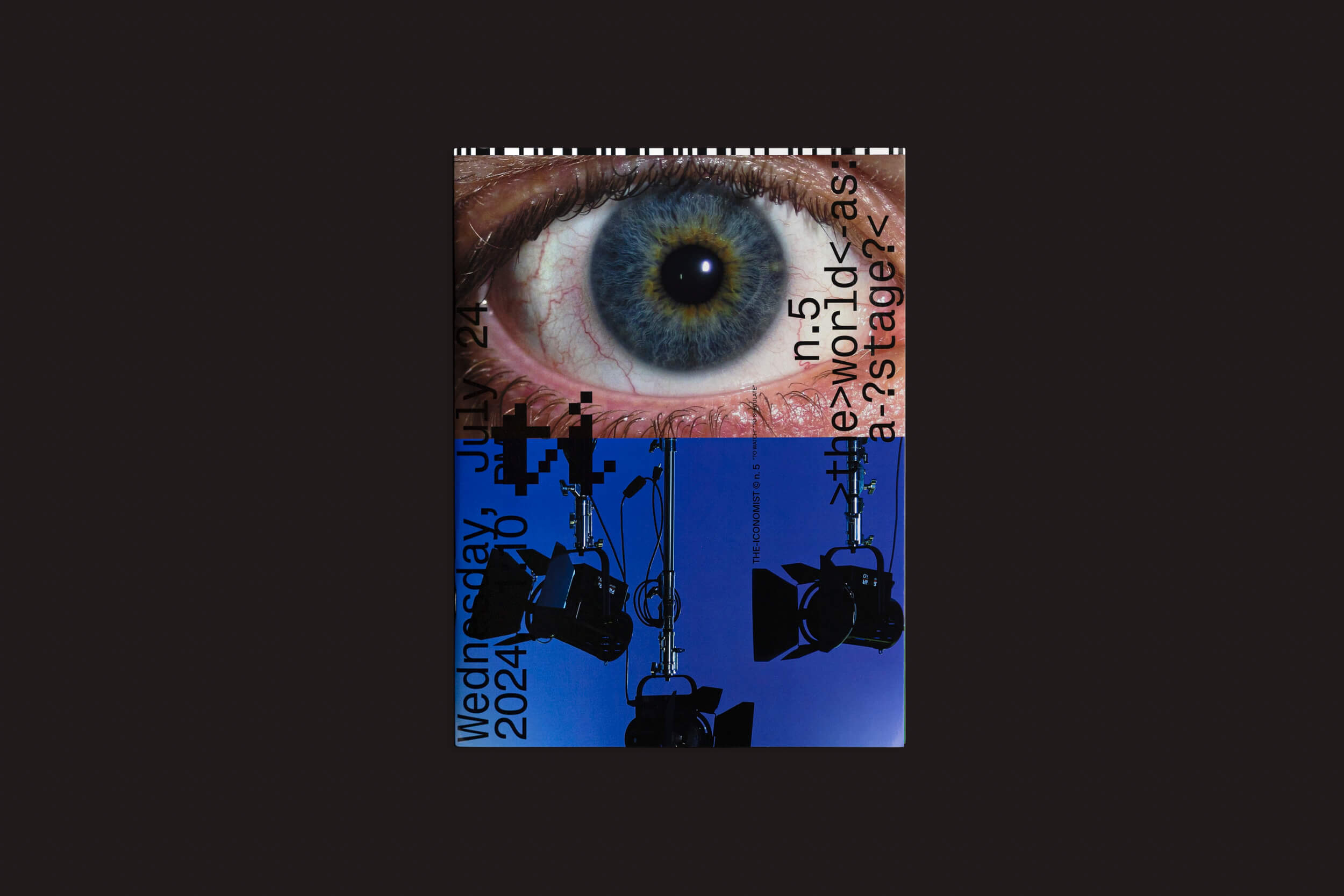 O pôster do The Iconomist Nº 5, da zero-Edições, é dividido horizontalmente: a metade superior é um close-up de um olho azul e a metade inferior é uma luz de palco preta em um céu azul, evocando a vigilância digital. O texto preto se sobrepõe tanto vertical quanto horizontalmente.