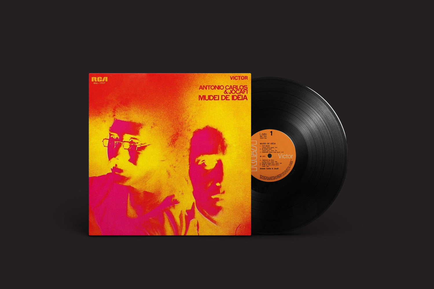 O vinil Antonio Carlos & Jocafi: Mudei de Ideia do Mr Bongo apresenta uma capa vibrante em vermelho e amarelo e inclui clássicos como "Você Abusou".