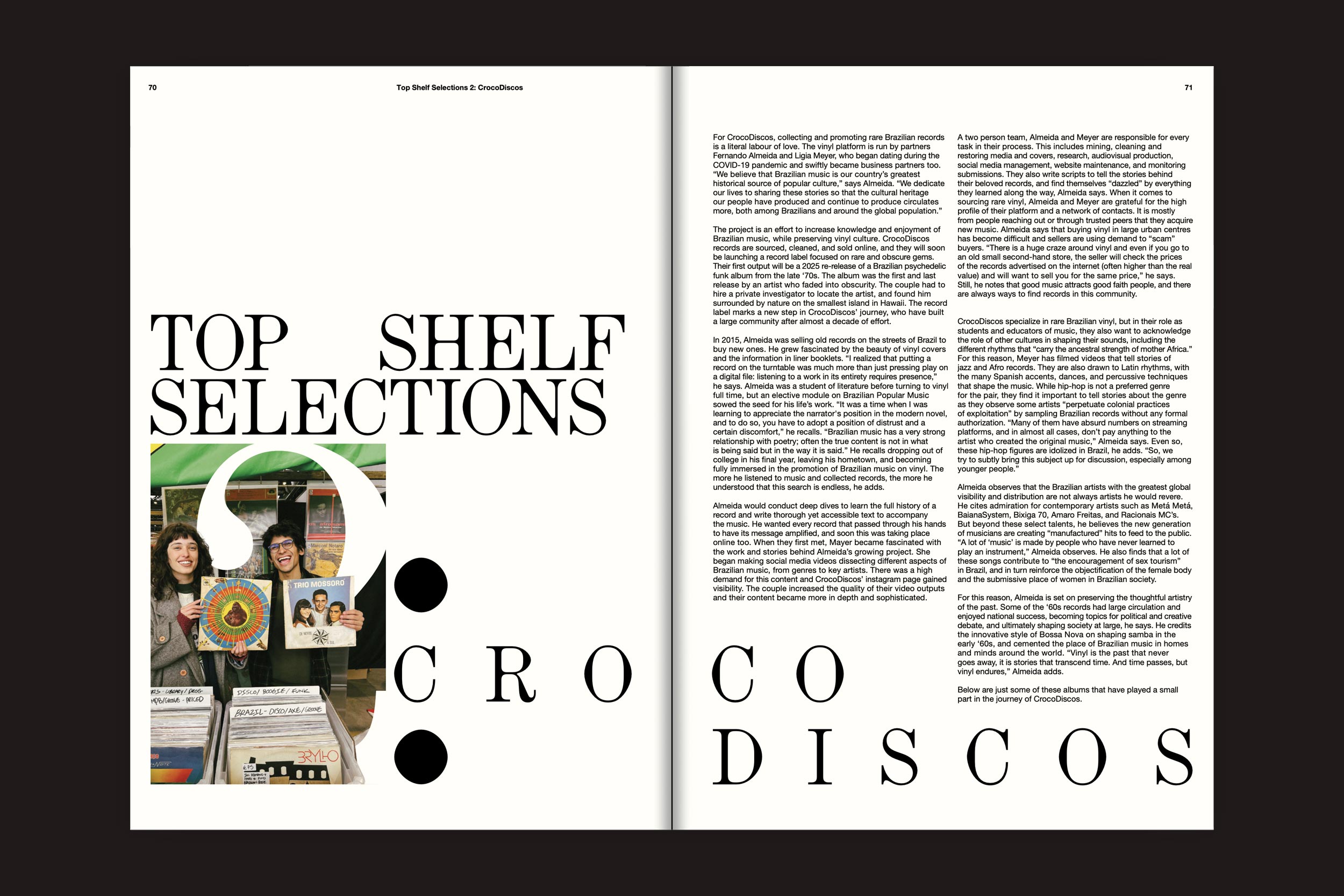 Uma página de revista na Habibi Funk Print 001: Spotlights Magazine by Habibi Funk apresenta duas pessoas segurando discos de vinil, destacando as escolhas de música árabe com tipografia artística e ousada para uma crítica musical exclusiva.