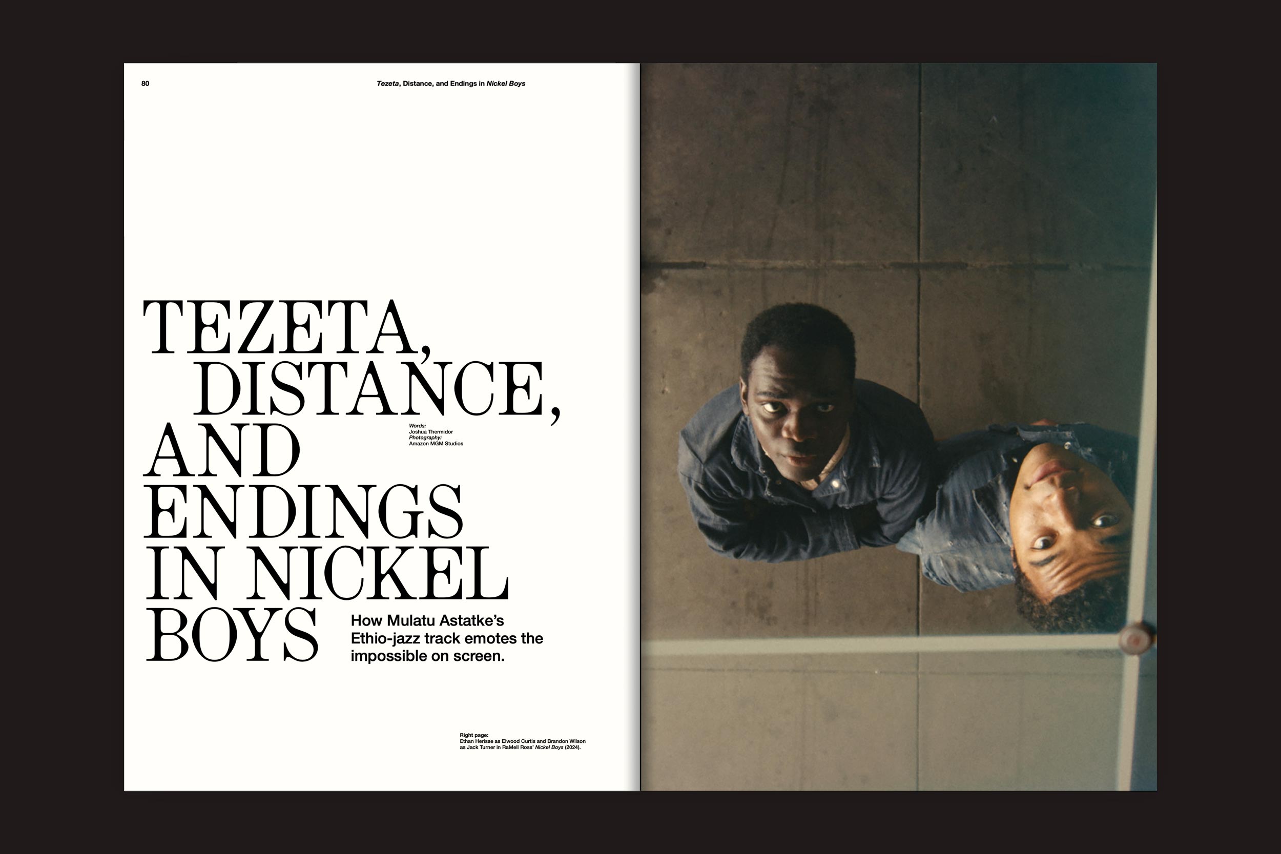 Uma página de revista na Habibi Funk Print 001: Spotlights Magazine apresenta o texto em negrito "TEZETA, DISTANCE, AND ENDINGS IN NICKEL BOYS" (TEZETA, DISTÂNCIA E FIM EM NICKEL BOYS) ao lado de uma foto de duas pessoas refletidas em um espelho, evocando uma revista de música no estilo Habibi Funk.
