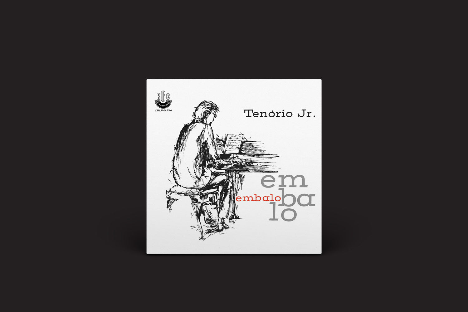 A capa do álbum Tenório Jr.: Embalo by Mr Bongo apresenta um desenho em preto e branco de um pianista, com "Tenório Jr." no canto superior direito e "Embalo" em grandes letras cinza e vermelhas na lateral, refletindo a vibração do samba-jazz.
