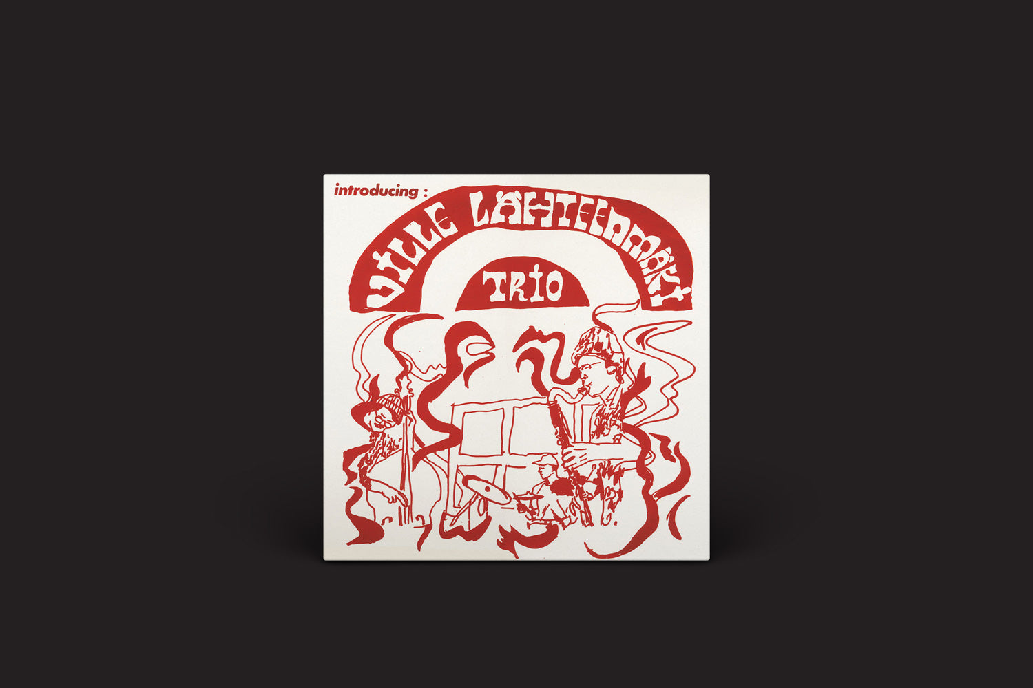 A capa do álbum apresenta arte abstrata de linha vermelha em um fundo branco com formas fluidas e entrelaçadas que evocam figuras e instrumentos. Nela está escrito Ultraääni apresenta Ville Lähteenmäki Trio: Introducing, capturando a essência do jazz europeu com toques de clarinetista baixo.